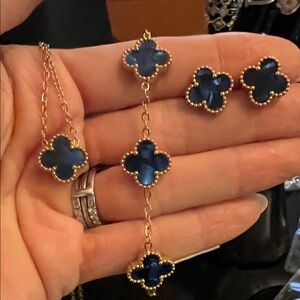 Elegant Blue and Gold Clover Jewelry Set